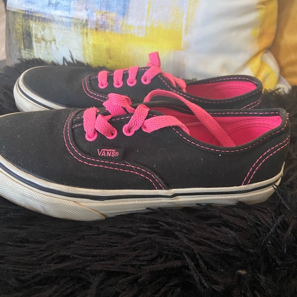 Vans - Picture 2 of 4